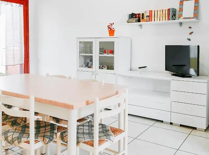 Incantevole Al Primo Piano Con Terrazzo *