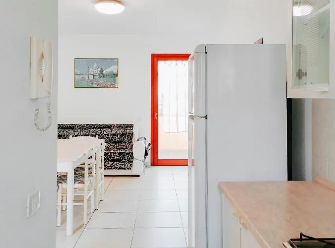 Incantevole Al Primo Piano Con Terrazzo *